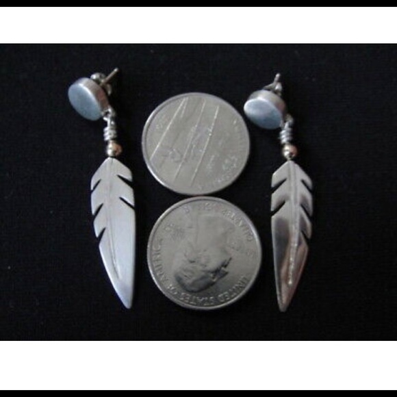 Ray Tracey • Sterling & 14k Eagle Feather Earrings - Picture 4 of 8
